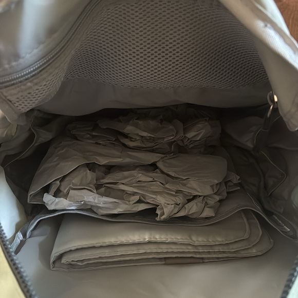 Red Rovr Roo Diaper Bag 14L - Picture 7 of 8